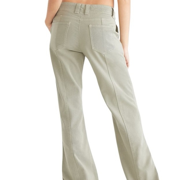 Aeropostale khaki low-rise flare pants with front cargo pockets - Picture 4 of 15